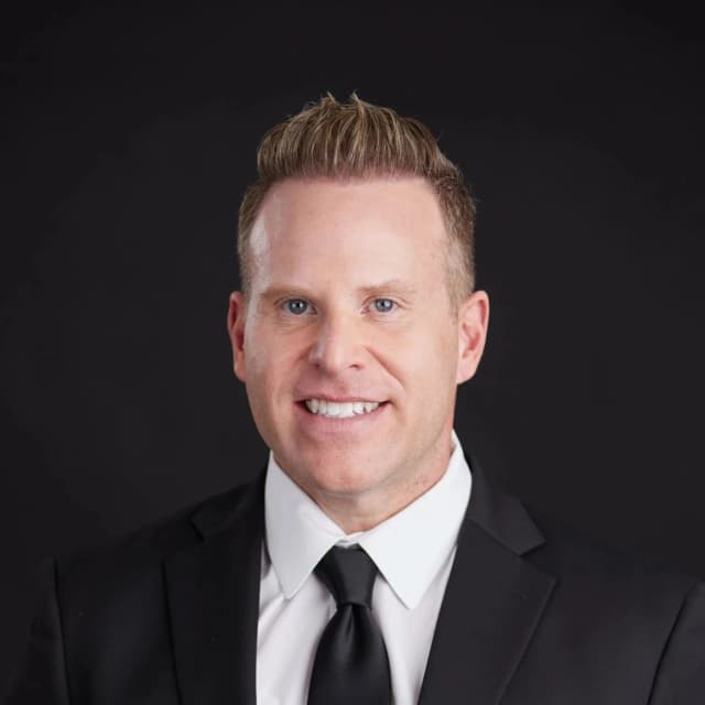 Headshot of Kevin Prinze Kampschror, Esq.
